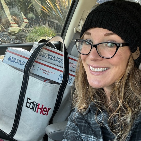 Meet your Posher, Amy! - Picture 5 of 5